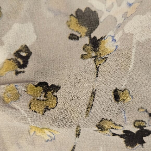 Loft Women's Floral Button-Up Blouse Gray M Cottagecore Clean Girl Light Layers - Picture 7 of 13